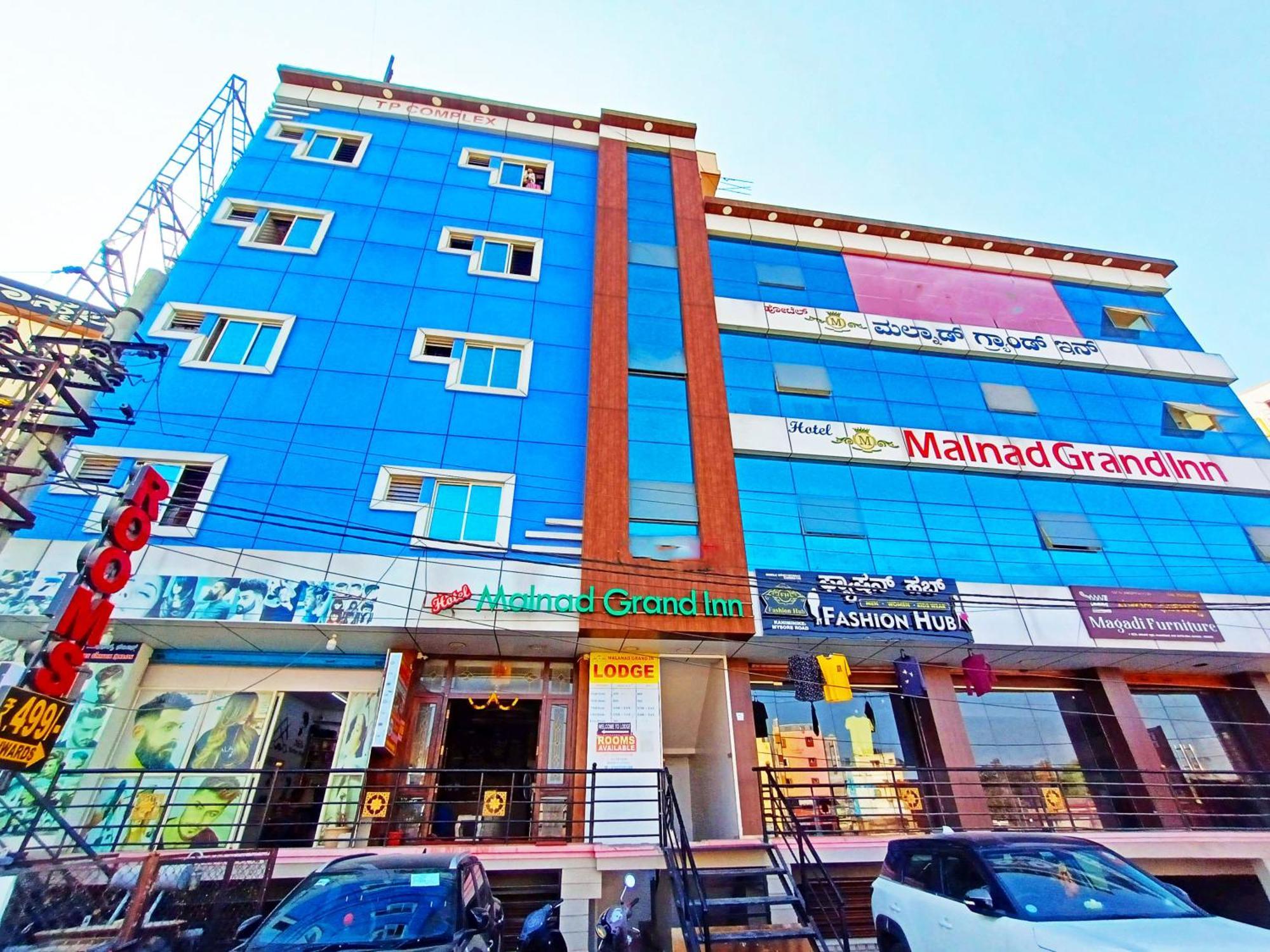 Hotel Malnad Grand Inn Kumbalgod Bagian luar foto