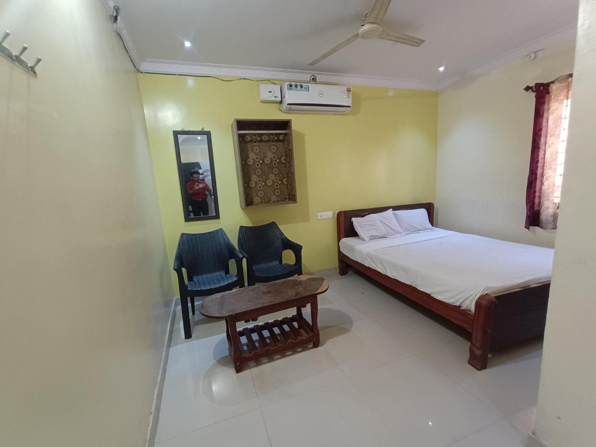 Hotel Malnad Grand Inn Kumbalgod Bagian luar foto