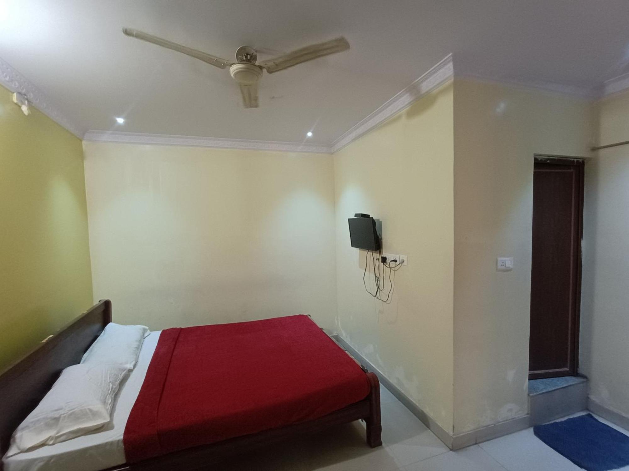 Hotel Malnad Grand Inn Kumbalgod Bagian luar foto