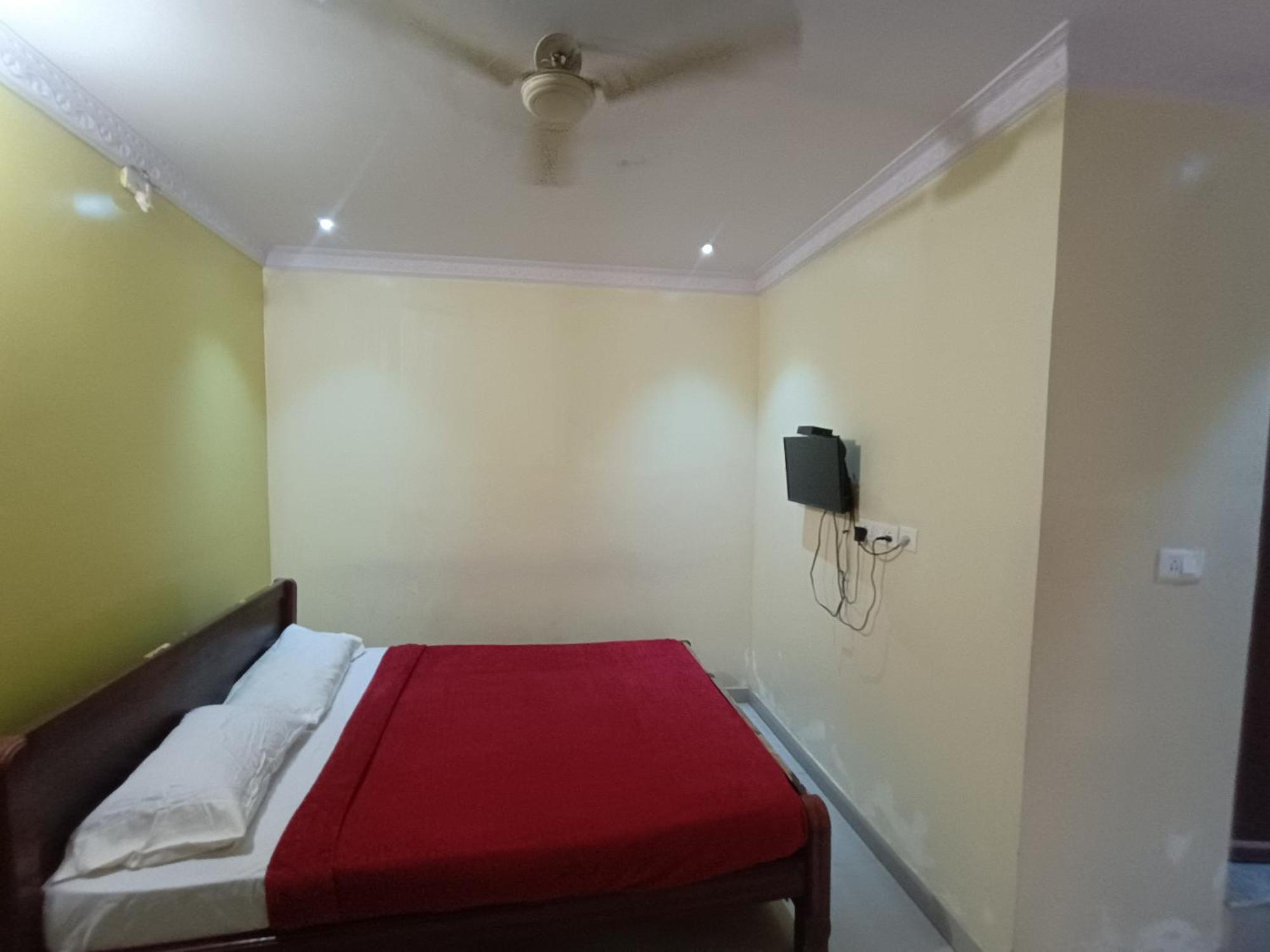 Hotel Malnad Grand Inn Kumbalgod Bagian luar foto