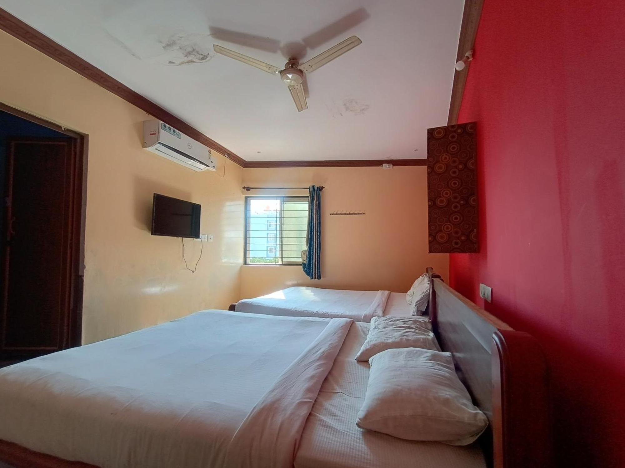 Hotel Malnad Grand Inn Kumbalgod Bagian luar foto