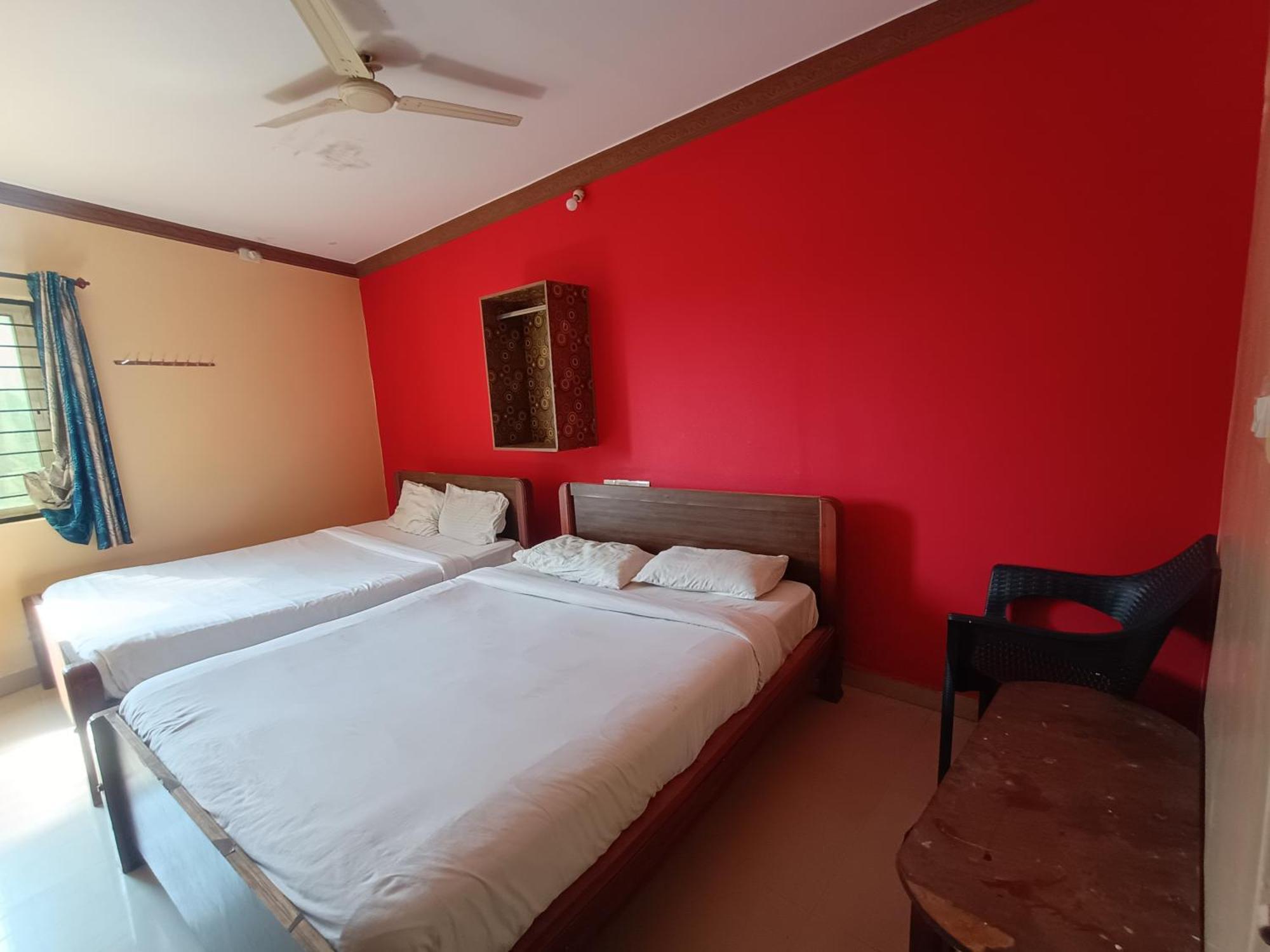 Hotel Malnad Grand Inn Kumbalgod Bagian luar foto