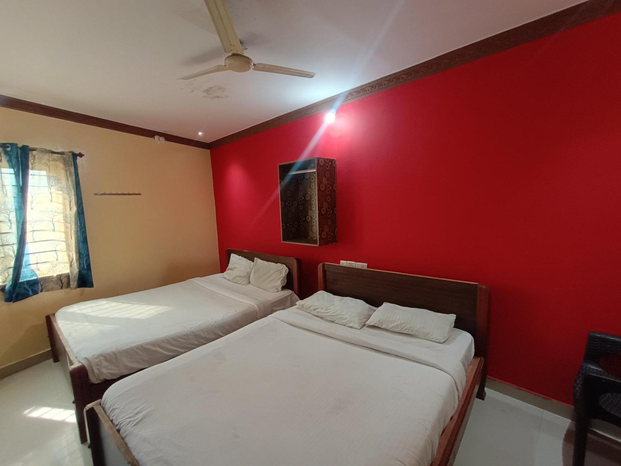 Hotel Malnad Grand Inn Kumbalgod Bagian luar foto