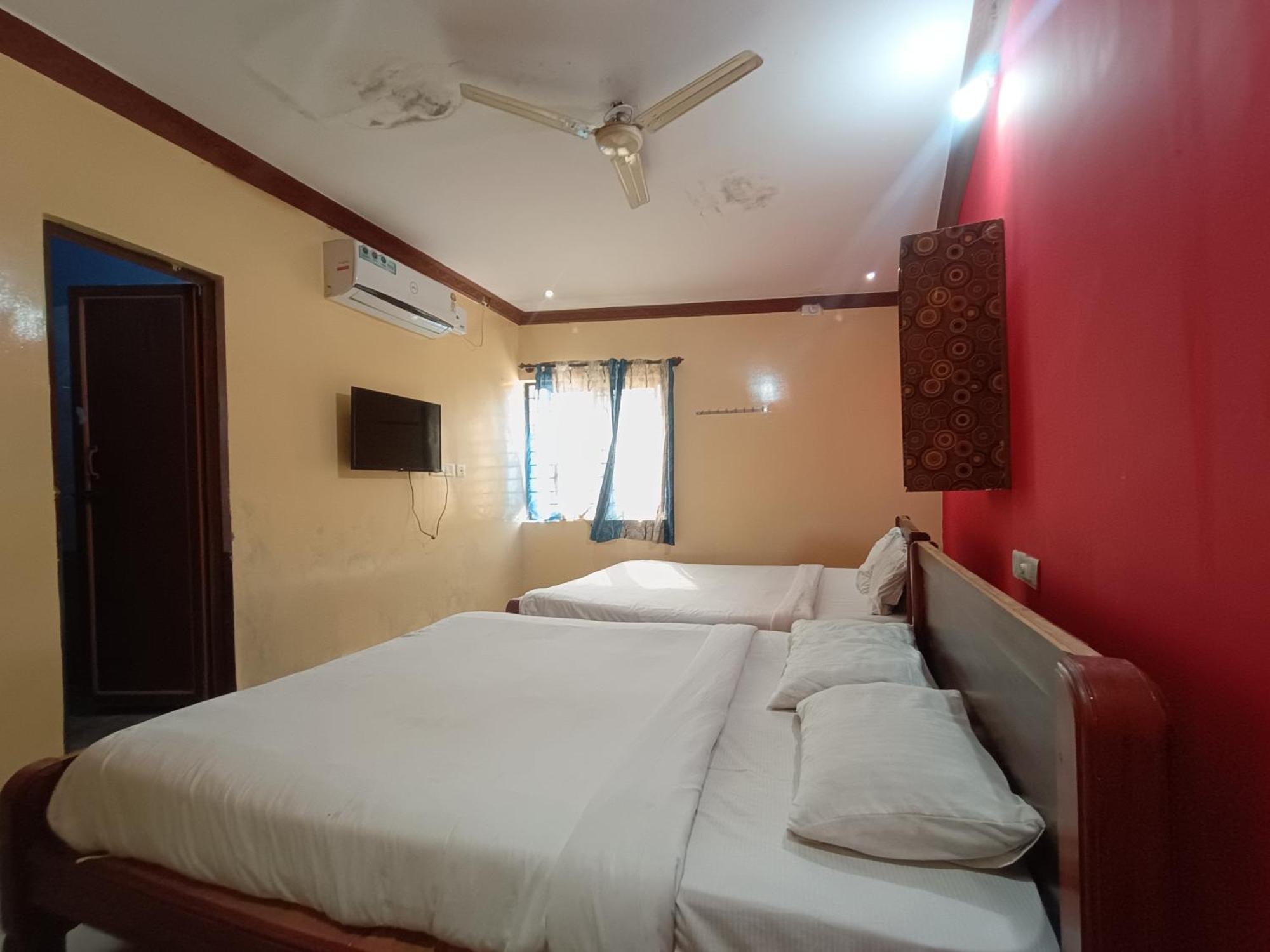 Hotel Malnad Grand Inn Kumbalgod Bagian luar foto